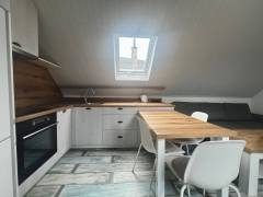  Exkluzívny 3 izbový podkrovný byt 80 m2 v Sielnici