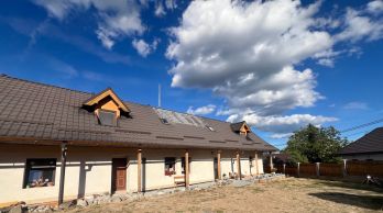Atraktívny rodinný dom s veľkým pozemkom – Hronská Dúbrava